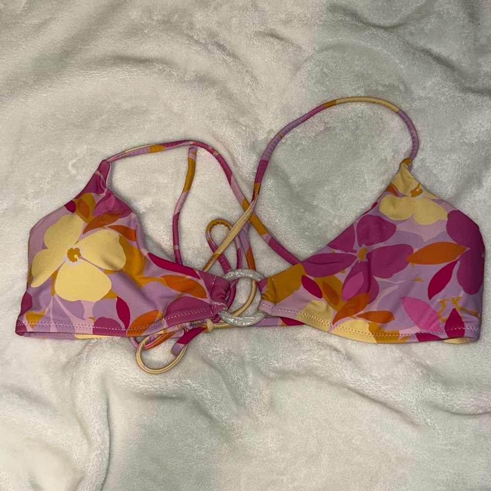 White fox boutique bikini top